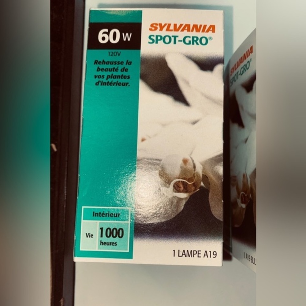 New 60wat spot Grow by sylvanian​ for growing plants indoor screws in any socket